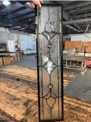 বিভিন্ন ডোর স্টাইলের সাথে মানানসই কাস্টমাইজযোগ্য ডোর গ্লাস ইনসার্ট যা সৌন্দর্য এবং উন্নত দৃশ্যমানতা প্রদান করে